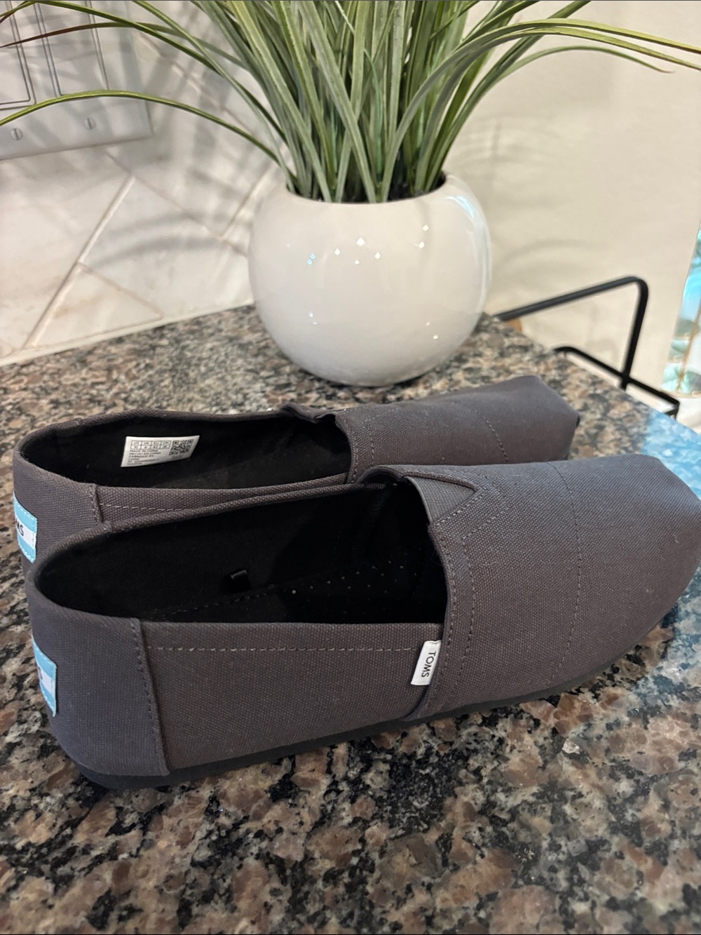 TOMS Men’s Classic Slip-On Shoes in Gray size 10 - Picture 2 of 5